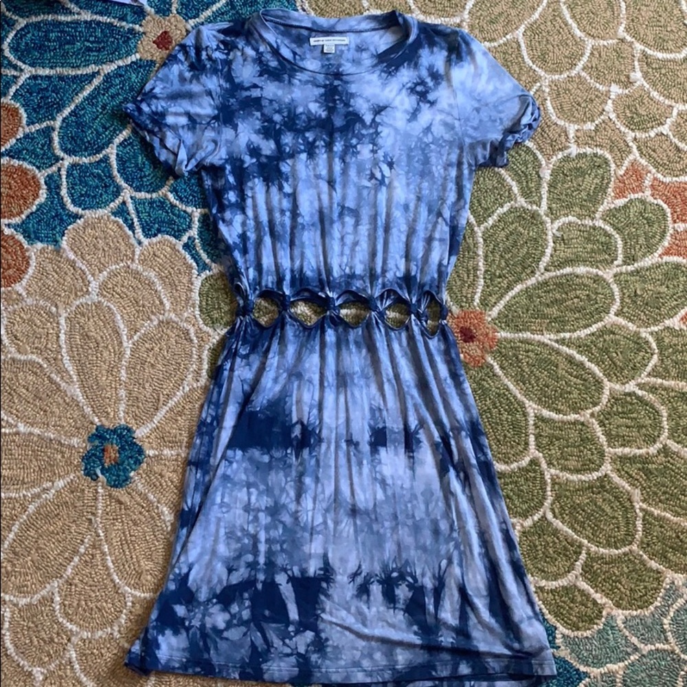 American Eagle blue tie dye cut out tshirt dress